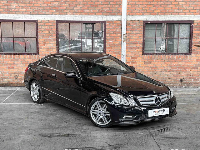 Mercedes-benzine e500 amg coupé 5.5 v8 388pk 2009 e-klasse youngtimer - afbeelding 8 van  40