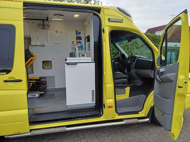 Mercedes-benz/wietmarcher sprinter 319 ambulance - afbeelding 3 van  37