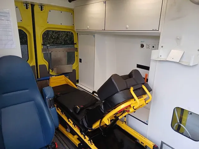 Mercedes-benz/wietmarcher sprinter 319 ambulance - afbeelding 13 van  37