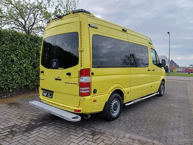 Mercedes-benz/wietmarcher sprinter 319 ambulance - afbeelding 23 van  37