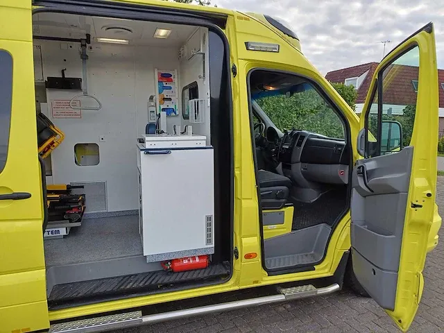 Mercedes-benz/wietmarcher sprinter ambulance - afbeelding 2 van  35