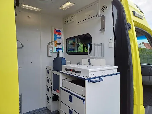Mercedes-benz/wietmarcher sprinter ambulance - afbeelding 3 van  35