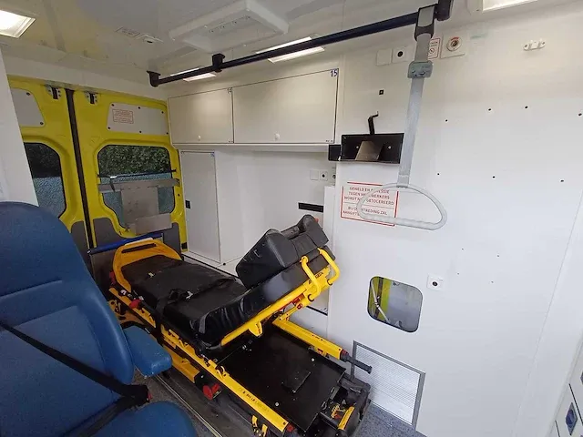 Mercedes-benz/wietmarcher sprinter ambulance - afbeelding 4 van  35