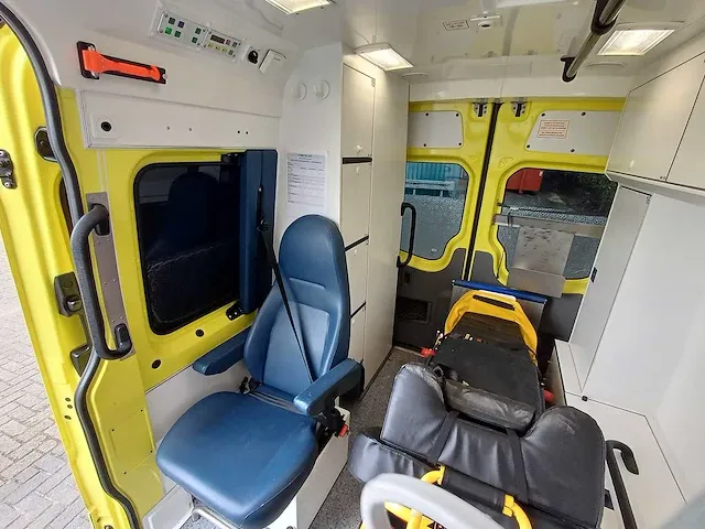 Mercedes-benz/wietmarcher sprinter ambulance - afbeelding 5 van  35