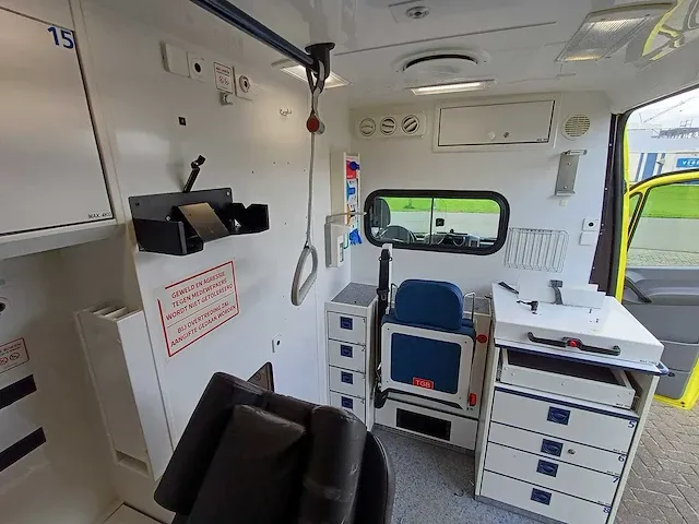 Mercedes-benz/wietmarcher sprinter ambulance - afbeelding 6 van  35