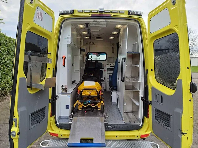 Mercedes-benz/wietmarcher sprinter ambulance - afbeelding 7 van  35