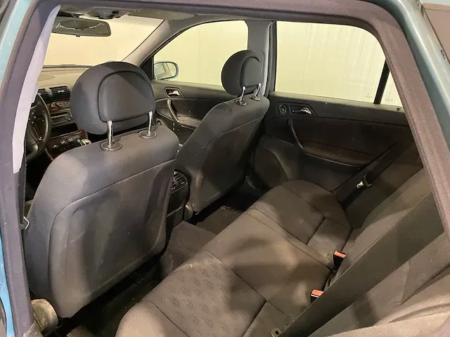 Mercedes c-klasse combi 200 k. elegance rd-257-g - afbeelding 2 van  24