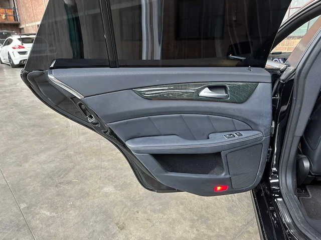 Mercedes cls500 amg 4matic shooting brake 4.7 v8 408pk 2015 cls-klasse - afbeelding 29 van  47
