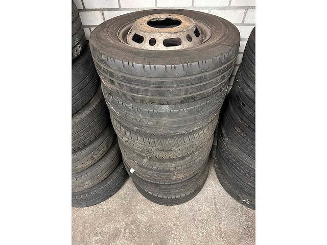 Mercedes sprinter - w906 - dubbellucht banden 6x - wielenset - afbeelding 2 van  3