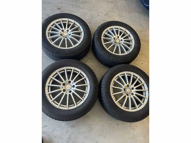 Mercedes / toyota / vw / skoda - velgen - velg - afbeelding 1 van  18