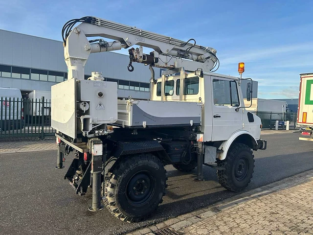 Mercedes unimog met atlas kraan - afbeelding 3 van  40