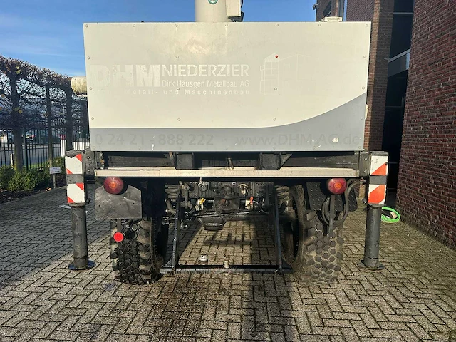 Mercedes unimog met atlas kraan - afbeelding 8 van  40