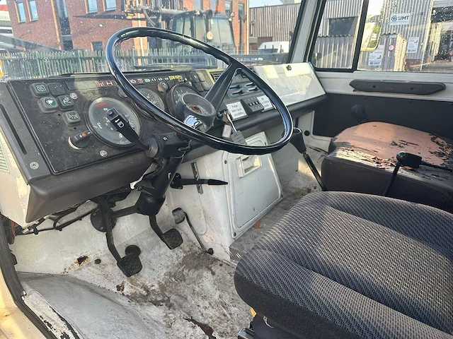 Mercedes unimog met atlas kraan - afbeelding 13 van  40