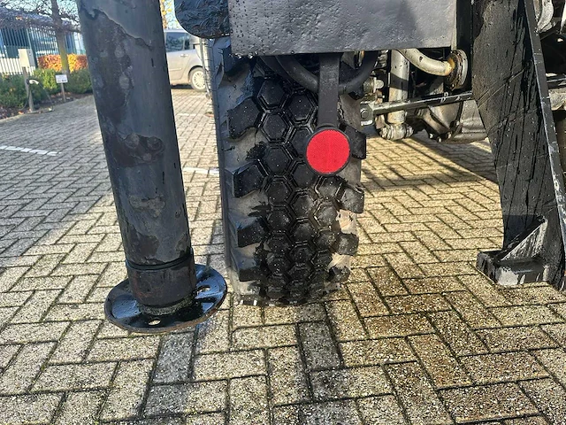 Mercedes unimog met atlas kraan - afbeelding 27 van  40