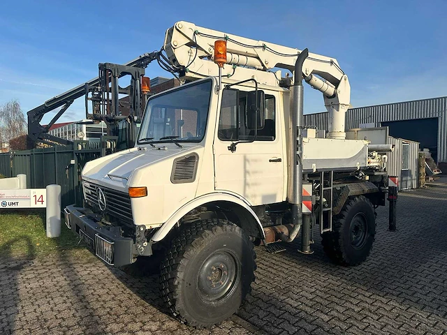 Mercedes unimog met atlas kraan - afbeelding 34 van  40