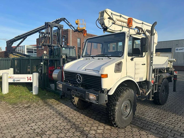 Mercedes unimog met atlas kraan - afbeelding 37 van  40