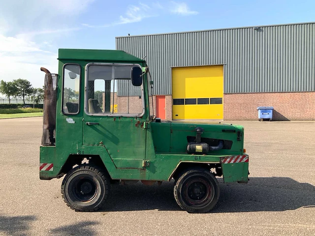 Mercedes utility tractor - afbeelding 12 van  16