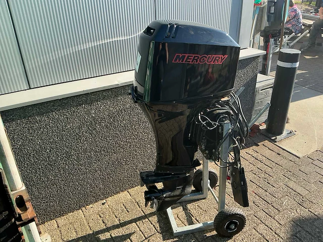 Mercury fourstroke buitenboordmotor 60pk - afbeelding 2 van  9