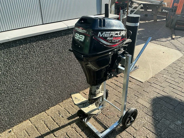 Mercury fourstroke buitenboordmotor 9.9pk - afbeelding 5 van  11