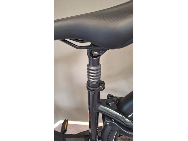 Merida elektrische damesfiets | model efloat city 600 | kleur shiny black | maat m (48 cm) - afbeelding 9 van  17