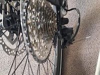 Merida elektrische damesfiets | model efloat city 600 | kleur shiny black | maat m (48 cm) - afbeelding 15 van  17