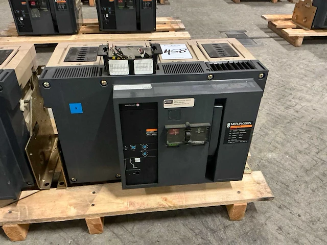 Merlin gerin m08 h1 circuit breaker (2x) - afbeelding 2 van  5