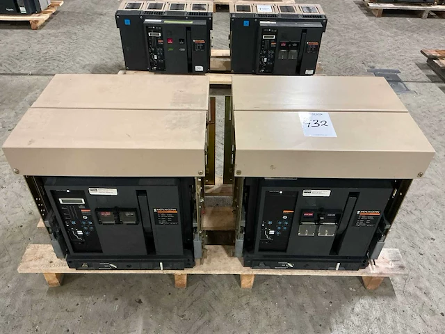 Merlin gerin m10 h1 circuit breaker (2x) - afbeelding 1 van  6