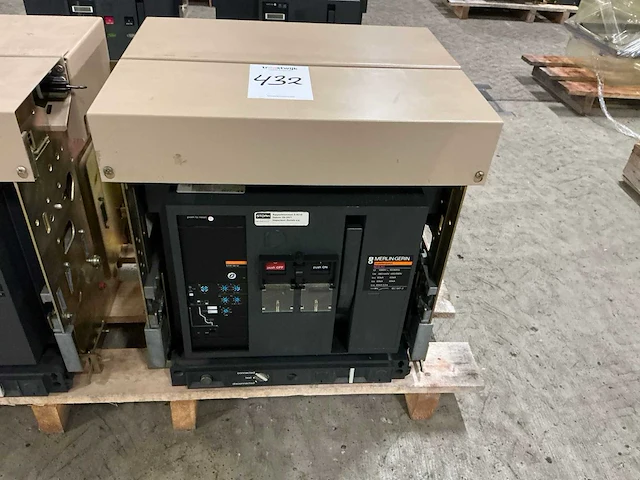 Merlin gerin m10 h1 circuit breaker (2x) - afbeelding 2 van  6