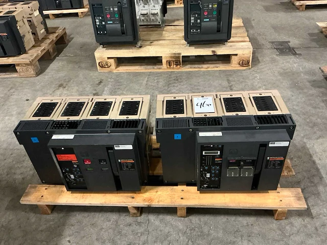 Merlin gerin m12 h1 / m20 h1 circuit breaker (2x) - afbeelding 1 van  6