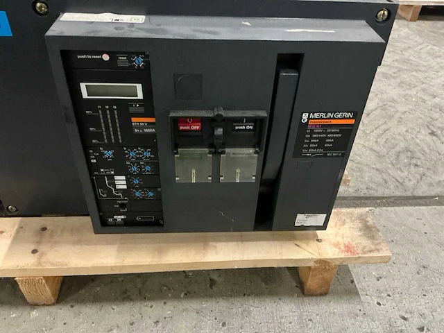 Merlin gerin m16 h1 circuit breaker (2x) - afbeelding 4 van  7