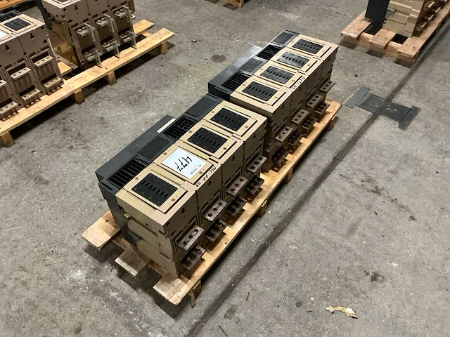 Merlin gerin m16 h2 circuit breaker (2x) - afbeelding 4 van  4