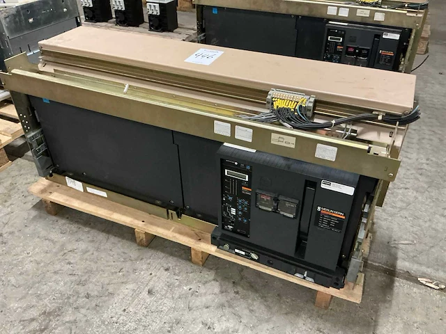Merlin gerin m50 h1 circuit breaker - afbeelding 1 van  5