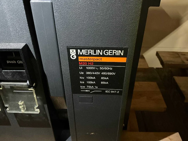 Merlin gerin masterpact m10h2/m20h2 circuit breaker (2x) - afbeelding 4 van  6