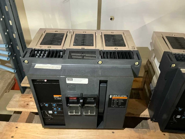 Merlin gerin masterpact m16h2/m25h2 circuit breaker (2x) - afbeelding 2 van  6