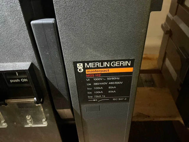 Merlin gerin masterpact m16h2/m25h2 circuit breaker (2x) - afbeelding 4 van  6