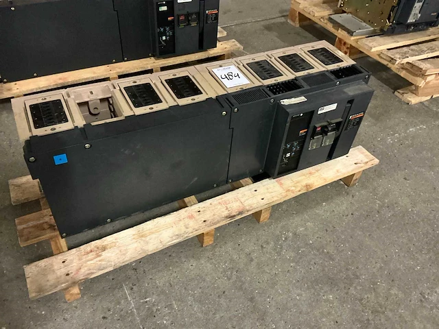 Merlin gerin masterpact m50h1 circuit breaker - afbeelding 1 van  7