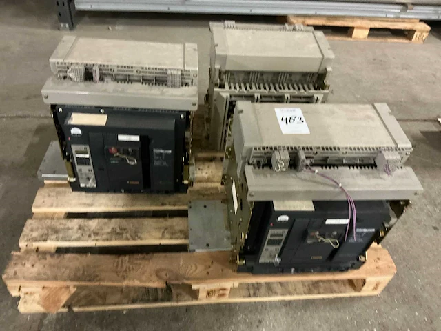 Merlin gerin masterpact nw25h1/nw32h2 circuit breaker (3x) - afbeelding 2 van  8