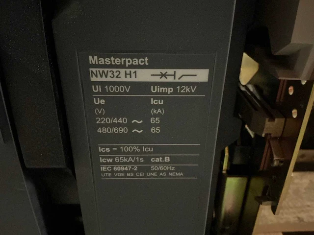 Merlin gerin masterpact nw25h1/nw32h2 circuit breaker (3x) - afbeelding 6 van  8