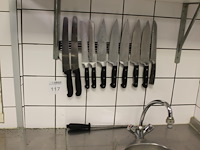 Messen magneet met 10 messen en aanzetstaal. - afbeelding 2 van  2