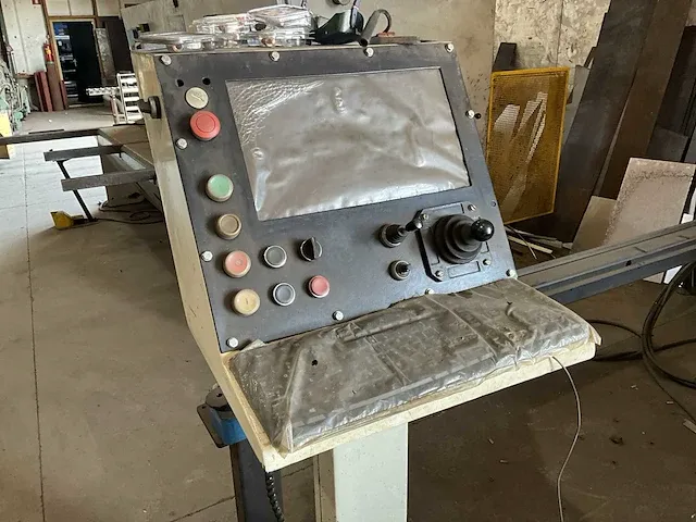 Messer griessheim scancut 12 plasmasnijmachine met brandsnijtafel - afbeelding 9 van  14