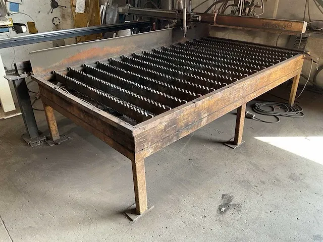 Messer griessheim scancut 12 plasmasnijmachine met brandsnijtafel - afbeelding 10 van  14