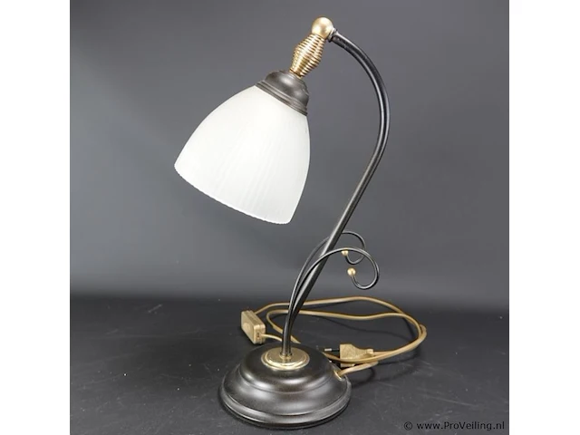 Messing tafellamp met opaline kap - afbeelding 2 van  5