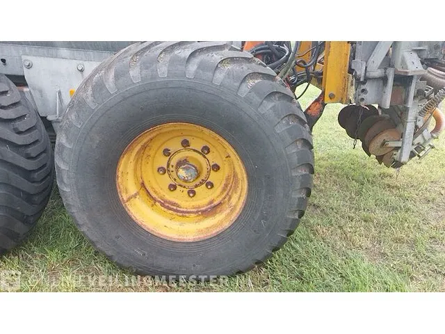 Mesttank met zodenbemester joskin, 6000, bouwjaar ca 1985 - afbeelding 40 van  52