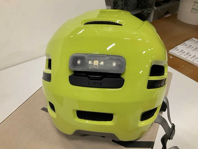 Met e-mob fietshelm maat m - afbeelding 2 van  4