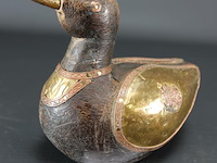 Met koper versierde houten eend - afbeelding 1 van  5