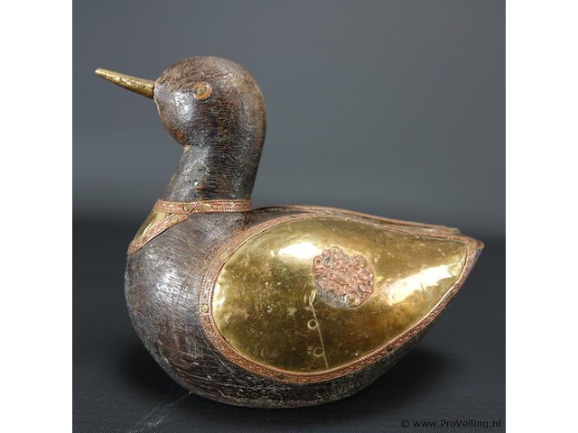 Met koper versierde houten eend - afbeelding 2 van  5