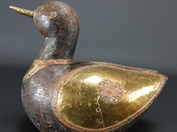Met koper versierde houten eend - afbeelding 2 van  5