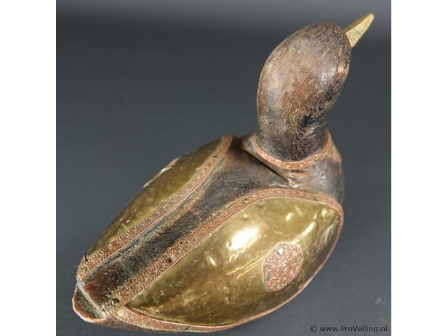 Met koper versierde houten eend - afbeelding 4 van  5