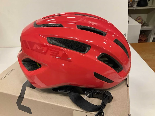 Met miles fietshelm maat m/l - afbeelding 1 van  4