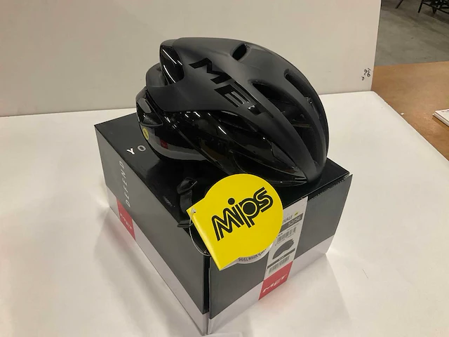 Met rivale fietshelm maat m - afbeelding 1 van  3